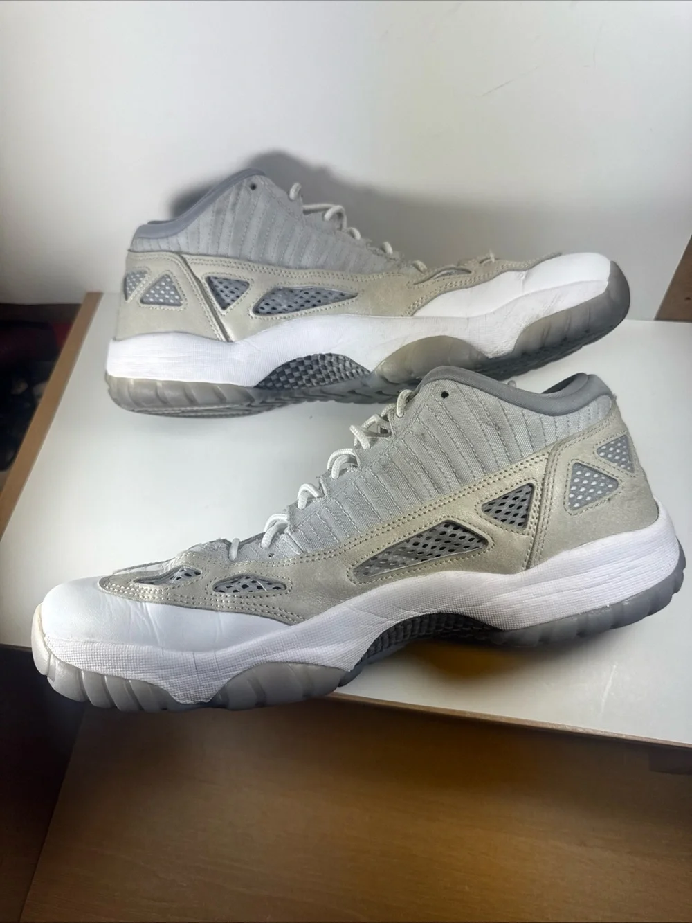 Men's Size 14 Air Jordan 11 Retro Low LE Grey Athletic Sneakers - Picture 6 of 12